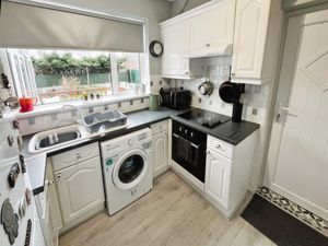 Kitchen- click for photo gallery